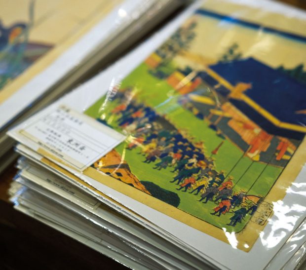 500円のワゴン販売も！ 江戸時代の浮世絵を買うなら世界最大の古書店街・神保町へ
