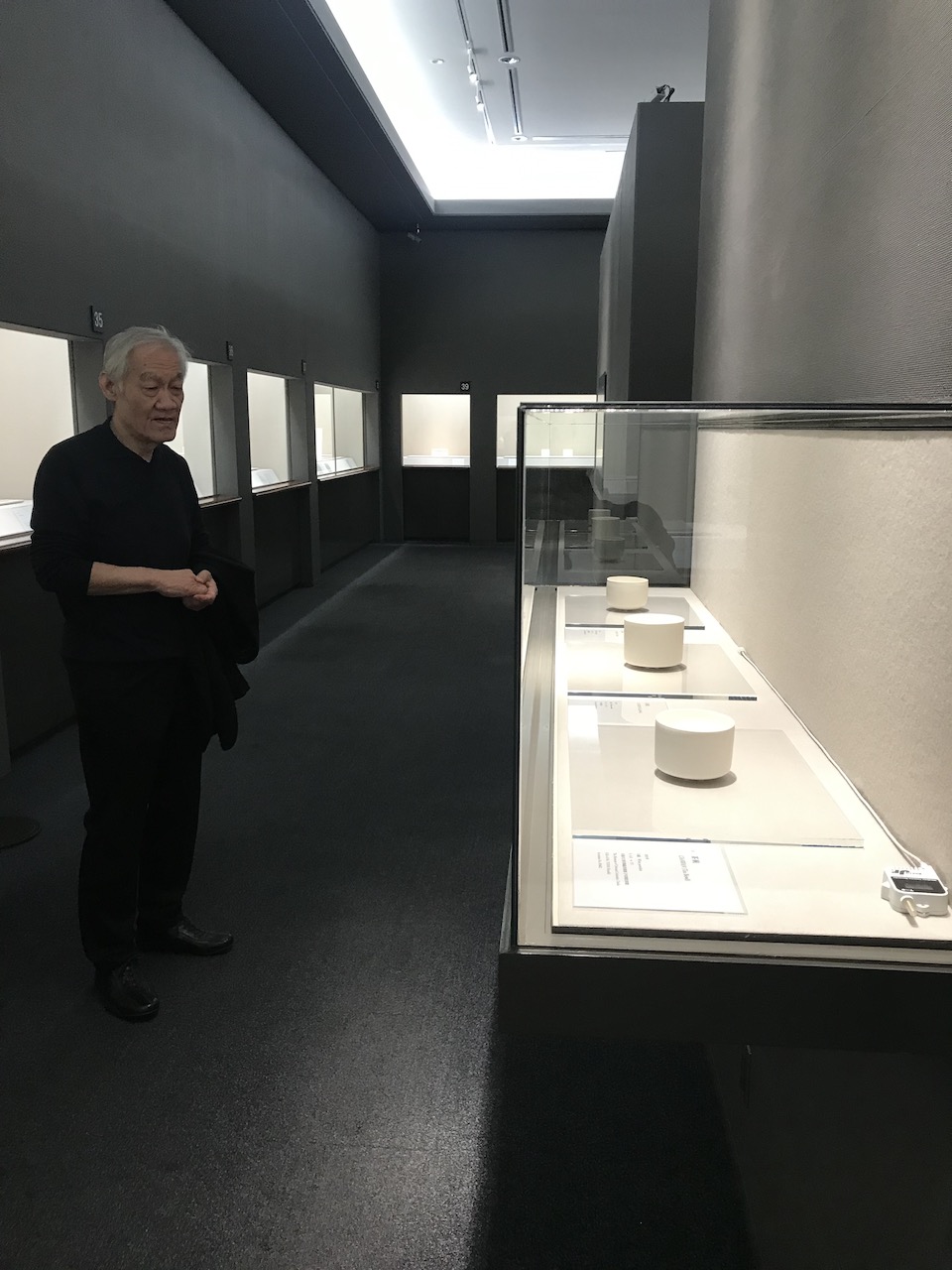 追悼】特別展「黒田泰蔵」の白磁の魅力とは関西を代表する古美術商 