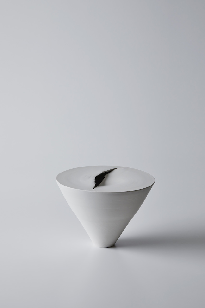 追悼】特別展「黒田泰蔵」の白磁の魅力とは。関西を代表する古美術商