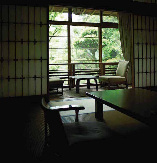 城崎温泉随一の宿「西村屋本館」で、日本文化とロマンな夜を過ごす