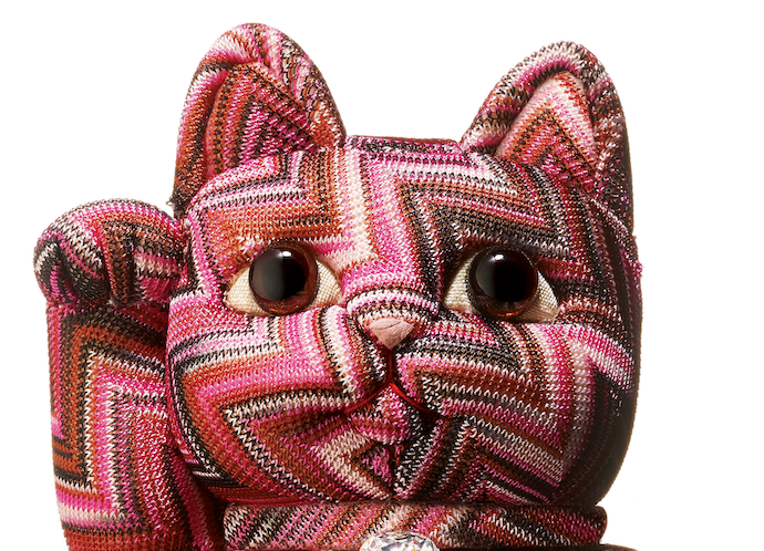 イタリアのトップファッションブランド「ミッソーニ」の招き猫 