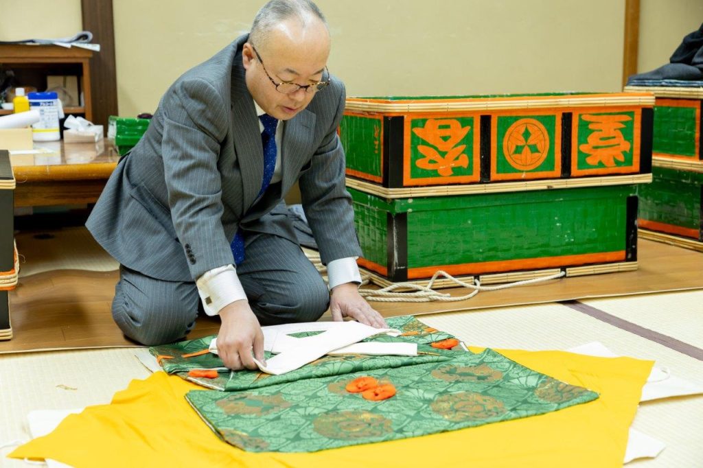 ポケモン紋様の装束も! 木村容堂さんに聞く、大相撲「行司」の世界・後編 | 和樂web 美の国ニッポンをもっと知る!